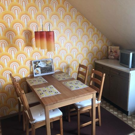 Ironico Homestay 4 Schlafzimmer Ferienwohnung 100 M2 Nahe Bostalsee Eisen  Exteriör bild