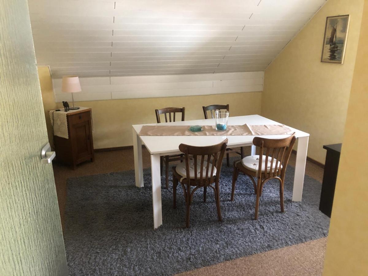 Ironico Homestay 4 Schlafzimmer Ferienwohnung 100 M2 Nahe Bostalsee Eisen  Exteriör bild